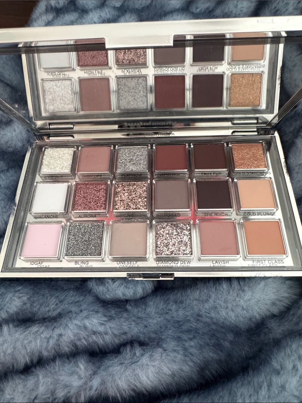 🎈HUDA BEAUTY 🎈 NEW “Icy Nude” Eyeshadow Palette - Neutral & Pink Shades - Picture 8 of 8